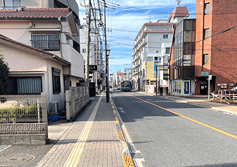 約3分ほど歩くと店舗が見えます。